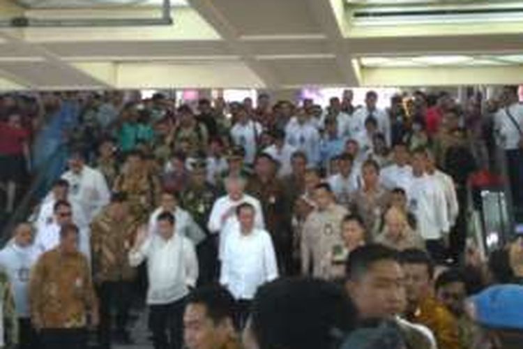 Saat Warga Menunggu Jokowi Dan Duterte Di Pasar Tanah Abang Blok A Halaman All Kompas Com