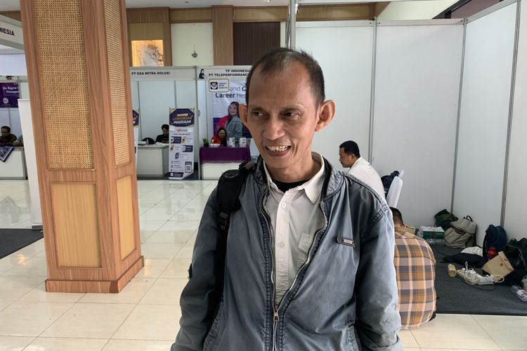 Berjuang Mencari Kerja di Tengah Batas Usia...