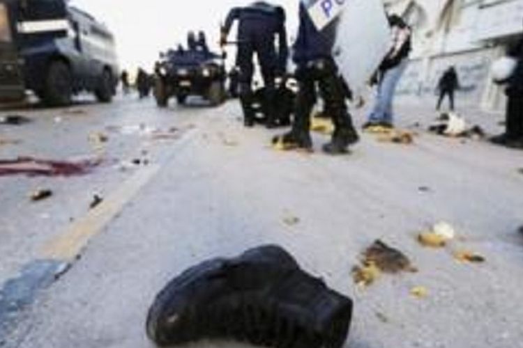 Kelompok oposisi Bahrain meminta para pendukung mereka untuk mengikuti cara-cara damai setelah aksi pengeboman yang menewaskan tiga polisi pada Maret 2014. (Foto: dok.)