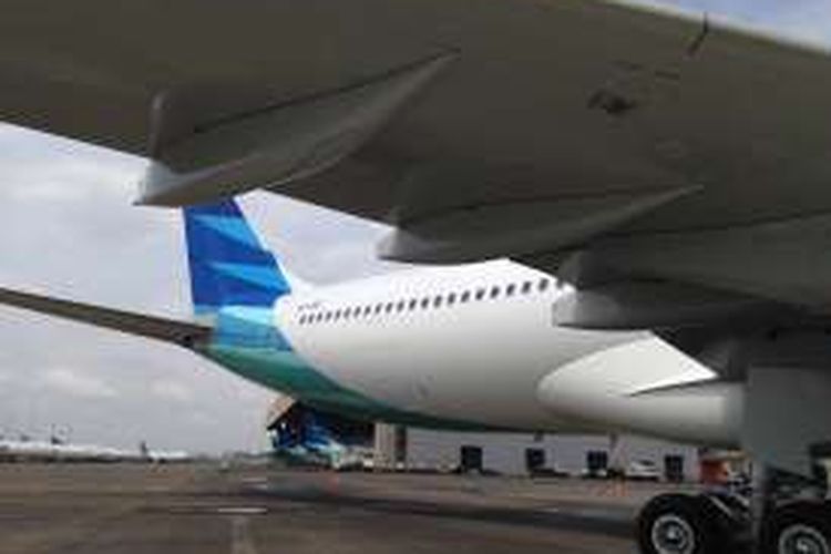Tampak bagian dari pesawat terbaru Garuda Indonesia, Airbus A330-300, yang diresmikan di Hangar 4 GMF-Aeroasia, Bandara Soekarno-Hatta, Tangerang, Senin (1/2/2016). 









