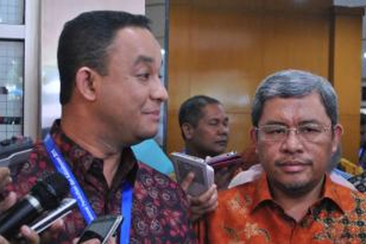 Menteri Pendidikan dan Kebudayaan Anies Baswedan pada jumpa pers penutupan Rembuk Nasional Pendidikan dan Kebudayaan 2015, di Depok, Jawa Barat, Selasa (31/03/2015).
