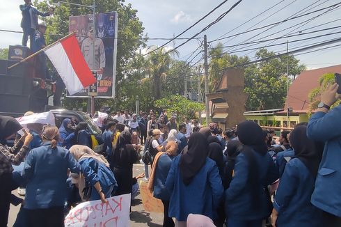 Mahasiswa dan Dosen Unram Kembali Demo di Mapolda NTB Terkait Penanganan Dugaan Pelecehan 10 Mahasiswi