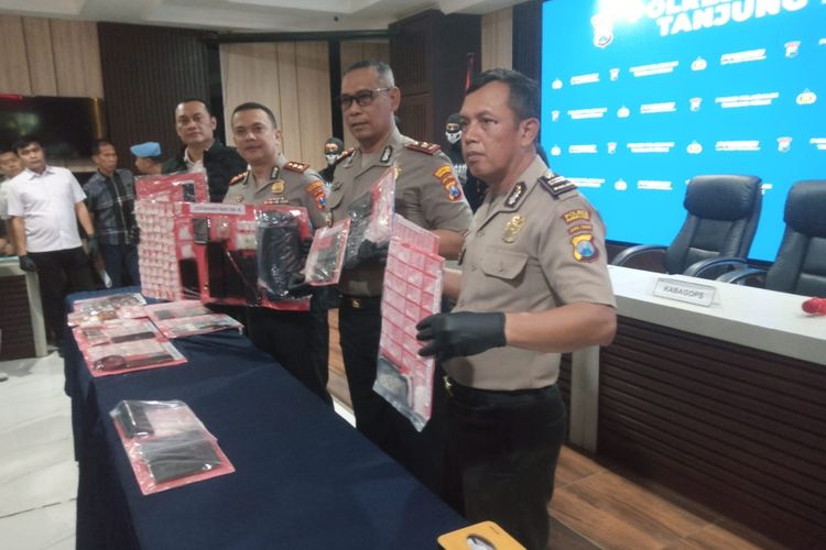 Polres Tanjung Perak Sita 1,01 Kg Sabu dan Tembakau Sintetis, 27 Orang Ditangkap