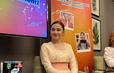 Syifa Hadju di press conference Charm: Peluncuran Tagline Baru &lsquo;Ekspresikan Tanpa Henti&rsquo; di Jakarta Selatan, Selasa (22/4/2025).
