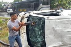 Kronologi Mobil Brankas Terbalik hingga Uang Miliaran Rupiah Berhamburan