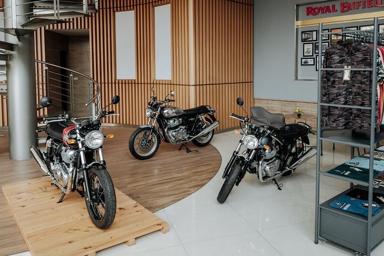 Royal Enfield resmikan pembukaan tiga diler baru di Jabodetabek.