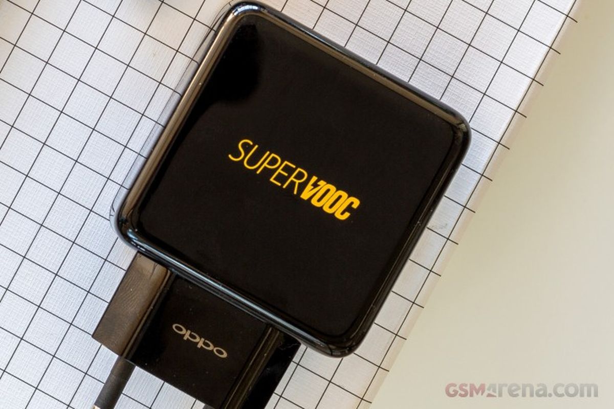 SuperVOOC berarus daya 65W besutan Oppo.