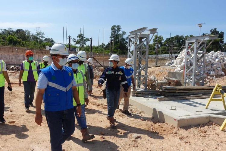 Peninjauan Landing Point kabel bawah laut Sumatera Bangka di Tanjung Kalian, Bangka Barat, Senin (9/8/2021).