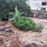Parapat Diterjang Banjir dan Longsor, Lalu Lintas Lumpuh 