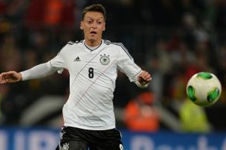 Gelandang Jerman Mesut Oezil.