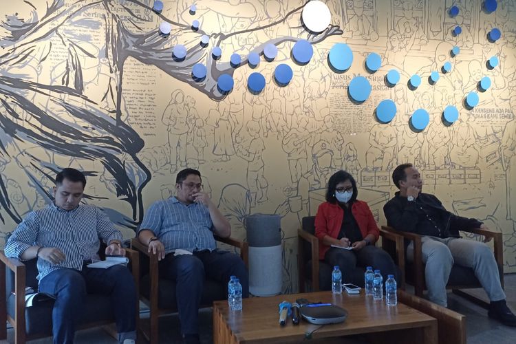 Pusat Studi Hukum dan Kebijakan Indonesia (PSHK) melakukan diskusi media membahas tentang pencopotan Hakim Konstitusi Aswanto yang dinilai cacat hukum. Diskusi dilaksanakan di STH Indonesia Jentera, Jakarta, Senin (3/10/2022). 