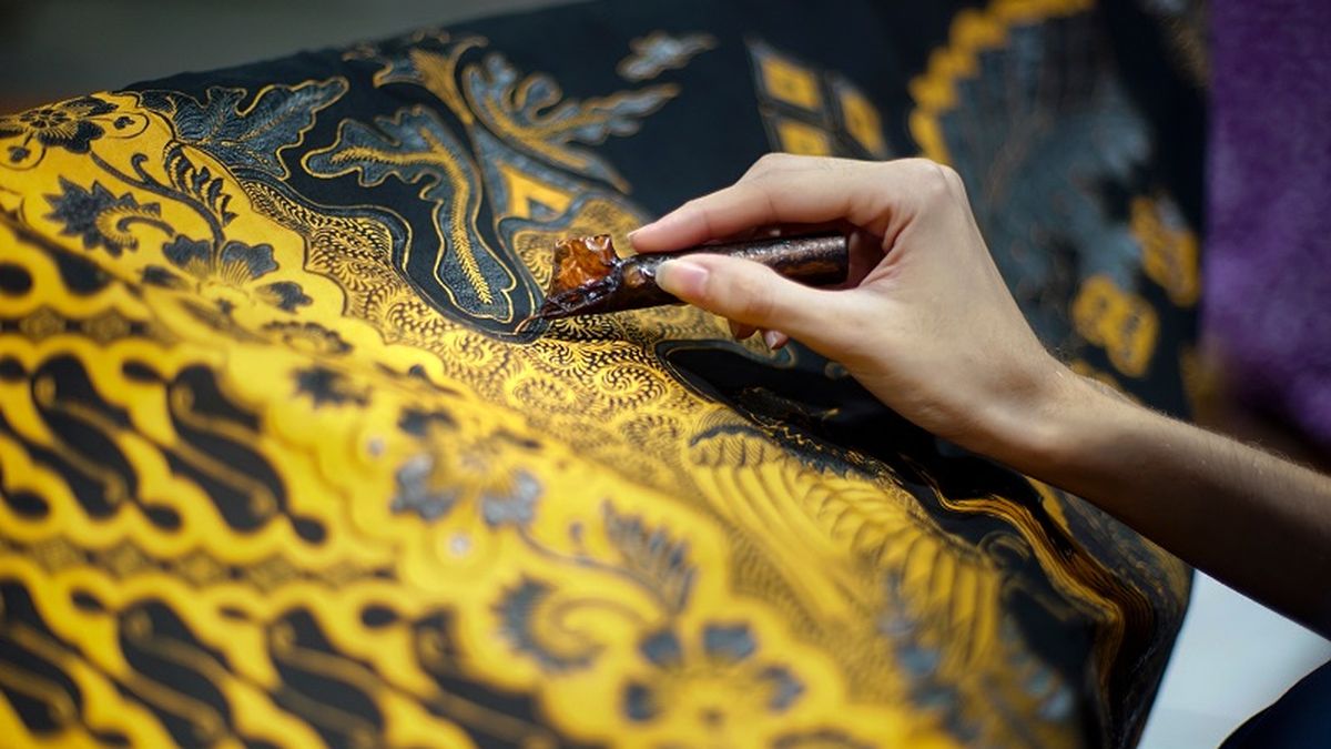 How Indonesian Batik Became a UNESCO Intangible World Heritage