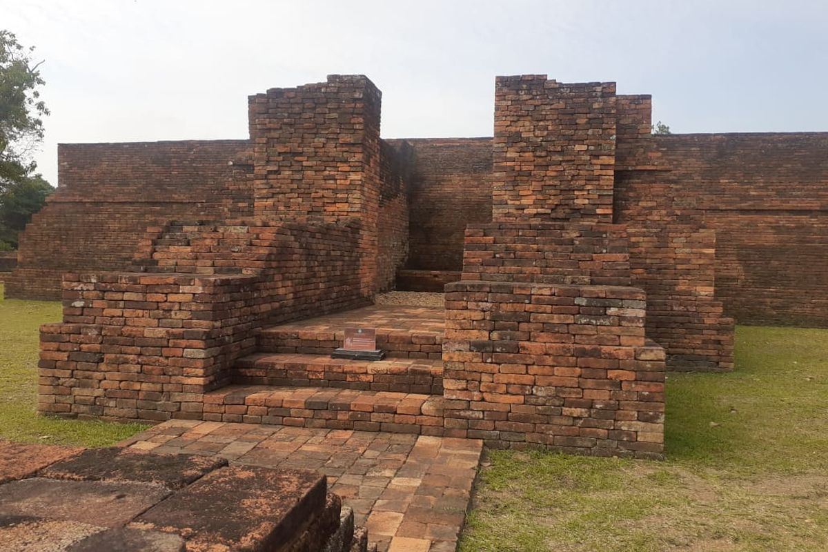 Candi Kedaton di KCBN Muaro Jambi, Kabupaten Muaro Jambi, Provinsi Jambi.