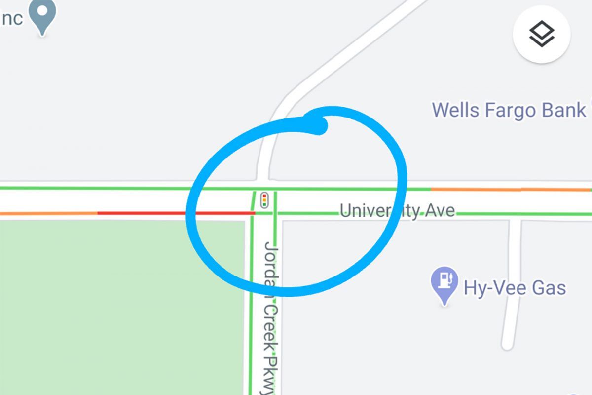 Ikon percobaan lampu lalu lintas yang muncul pada aplikasi Google Maps 