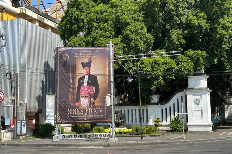 Tak Sekadar Pajangan, LDA Ungkap Makna Baliho PB XIV di Gladak Solo sebagai Peneguhan Adat Keraton