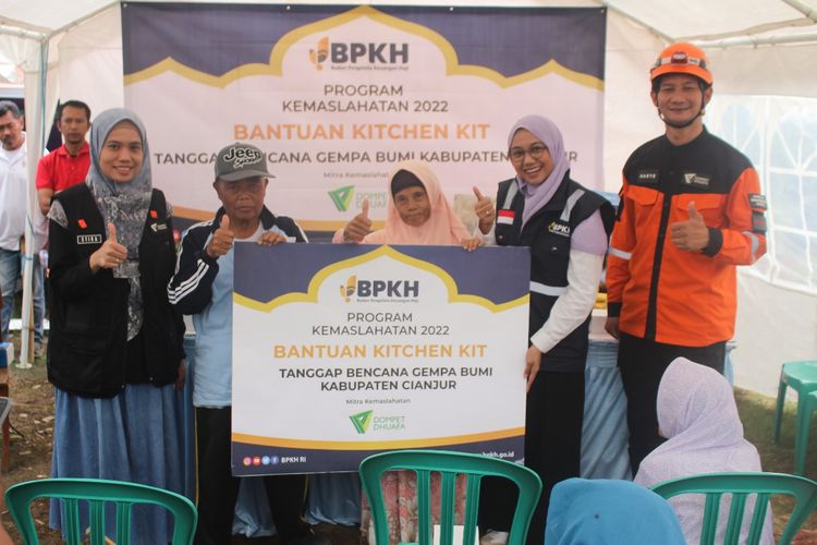 BPKH gandeng Dompet Dhuafa gulirkan bantuan Kitchen Kit untuk penyintas Gempa Bumi Cianjur, Jawa Barat, Kamis (26/1/2023)
