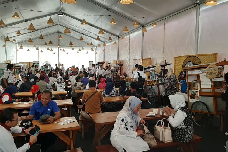 Beraneka macam kuliner tradisional Indonesia yang bisa dinikmati dalam Pekan Kebudayaan Nasional (PKN) di Kompleks Istora Gelora Bung Karno, Jakarta, dari tanggal 7 sampai 13 Oktober 2019.