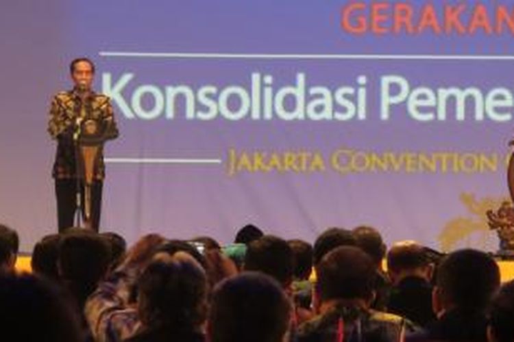 Presiden Joko Widodo (Jokowi) saat memberikan sambutan pada acara rapat kerja nasional (rakernas) Partai Nasdem di Jakarta Convention Center (JCC), Senin (21/9/2015).