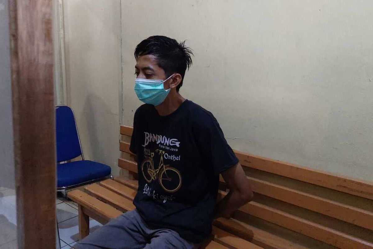 Deri Aryanto (32) sopir angkot Cililin-Cijenuk pelaku pemerkosaan gadis SMP di Bandung Barat.