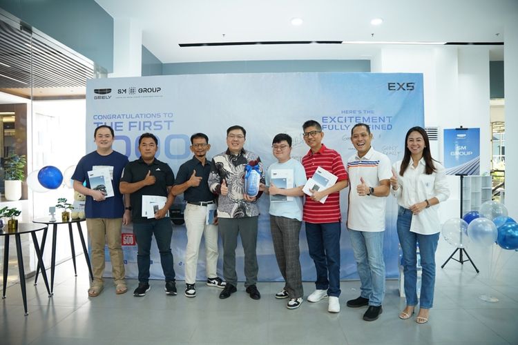 Seremoni penyerahan Geely EX5 ke konsumen