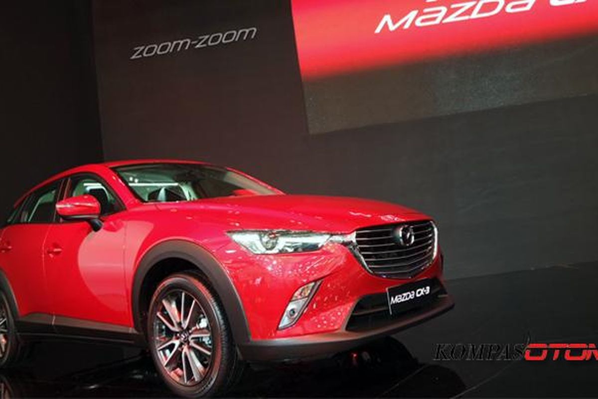 Mazda CX-3 resmi diperkenalkan saat pembukaan stan Mazda di Gaikindo Indonesia International Auto Show (GIIAS), Kamis (11/8/2016).