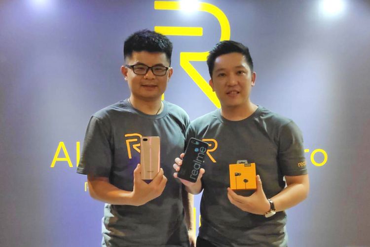 Marketing Director Realme South East Asia, Josef Wang (kiri) dan Product Manager Realme Indonesia, Felix Christian (kanan) saat peluncuran Realme U1 di Jakarta, Senin (10/12/2018).