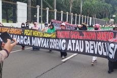 Mulai Penuhi Gedung DPR/MPR, Massa Aksi Langsung Tuntut Jokowi Mundur