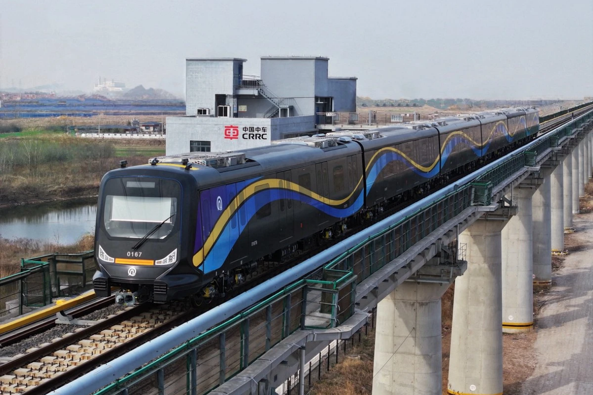 Cetrovo 1.0 Carbon Star Express, kereta metro serat karbon pertama di dunia