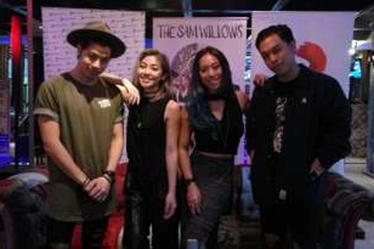 Band dari Singapura The Sam Willows mempromosikan single baru mereka, Take Heart, di Bandung pada Rabu (24/8/2016).