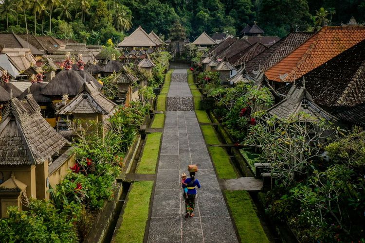 Bali kembali mengukuhkan posisinya sebagai destinasi wisata terbaik dunia dengan meraih peringkat pertama dalam ?The Travelers? Choice Awards Best of the Best Destination List 2026? versi TripAdvisor.