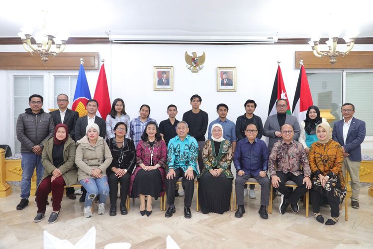 Menteri Ketenagakerjaan Ida Fauziyah melakukan kunjungan kerja ke Amman, Yordania, bertemu dengan Dubes RI untuk Yordania dan Menteri Perburuhan, Kamis (23/2/2023).