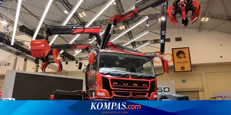  Truk  Konsep Mitsubishi Fuso  yang  Punya 4 Tangan