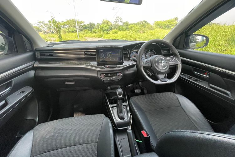 Bicara interior Suzuki XL7 Hybrid Alfa, kabinnya lapang