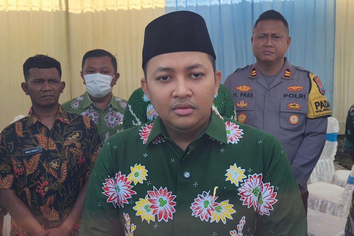 Bupati Pasuruan Rusdi Sutejo tidak memperpanjang masa kerja 2 PPPK karena melanggar aturanUndang-undang Nomor 20 tentang Aparatur Sipil Negara (ASN). 