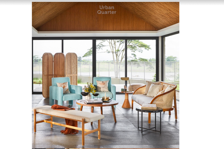 Cloud Upholstered Bench dari Urban Quarter yang diletakkan di ruang tamu.