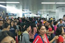 Hari Kedua Lebaran, Stasiun MRT Bundaran HI Dipadati Penumpang