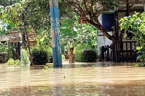 Efek Cuaca Buruk, 300 Rumah Terendam Banjir di Sukaresik Tasikmalaya
