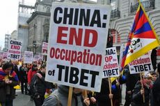 Dua Warga Tibet Bakar Diri Memprotes China