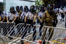 Polisi Hongkong Bongkar Barikade