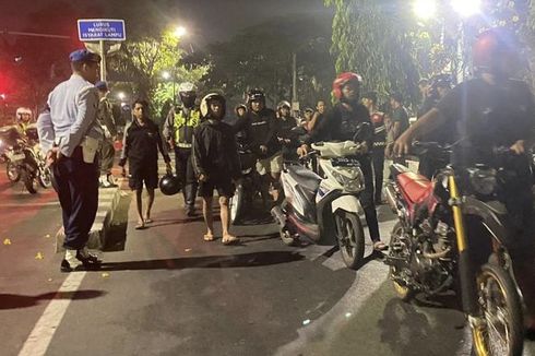 Polisi Surabaya Sita 110 Motor dalam Operasi Zebra Dini Hari