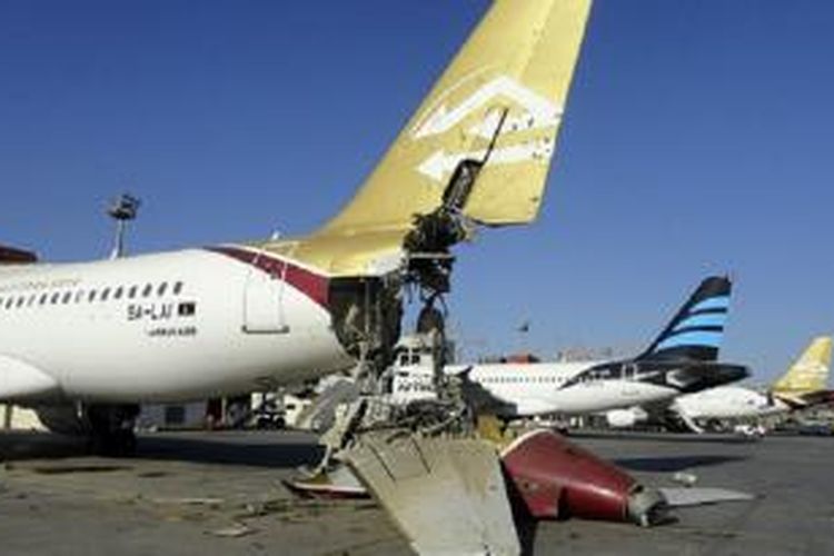 AS menuduh Mesir dan UAE di balik serangan udara di bandara Tripoli.