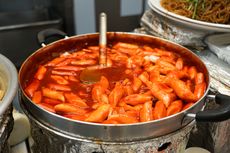 Sering Makan Tteokbokki? Ini Asal-usul Tteokbokki Saus Gochujang