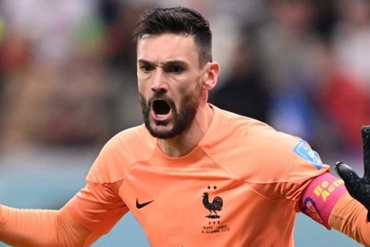 Kiper timnas Perancis Hugo Lloris saat beraksi dalam semifinal Piala Dunia 2022 kontra Maroko di Stadion Al Bayt, Al Khor, Qatar, pada 14 Desember 2022. Terkini, Hugo Lloris akan kembali tampil pada final Piala Dunia 2022 kontra Argentina. Hugo Lloris resmi pensiun dari timnas Perancis pada Senin (9/1/2023).