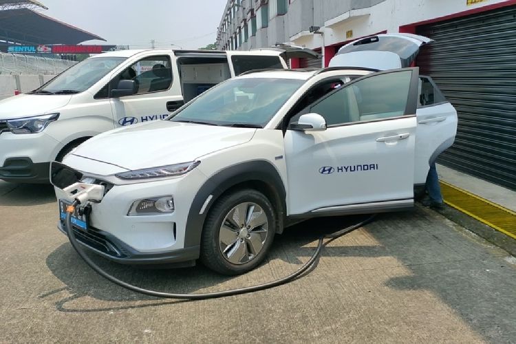 Mobile charging Hyundai