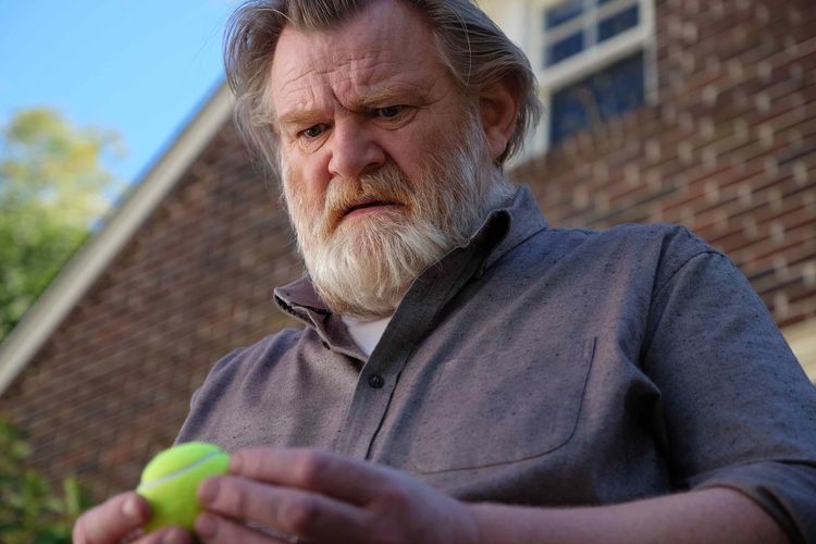 Brendan Gleeson berperan sebagai pensiunan detektif polisi yang dihantui kasus lama dalam serial TV Mr Mercedes. (James Bridges/AT&T AUDIENCE Network)