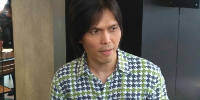 Lirik Dan Chord Lagu Symphony Yang Indah Bob Tutupoly Versi Once Halaman All Kompas Com