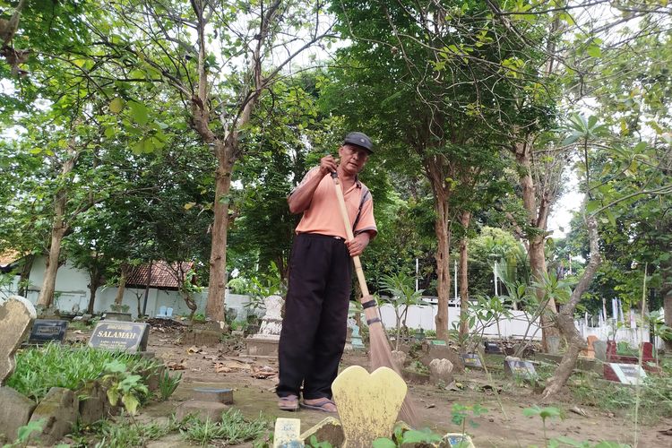 Dari Supervisor ke Penjaga Makam, Supriyanto Tak Menyerah Jalani Roda Kehidupan