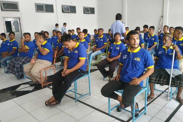 Sebanyak 51 Napi di lapas Kelas II A Banda Aceh menunggu penyerahan surat bebas asimilasi dan integritas, dapi Kanwil Kemenkumham Aceh.  Berdasarkan keputusan Menteri Hukum dan HAM tentang pengeluaran dan pembebasan melalui asimilasi dan integritas dalam rangka mencegah dan penanggulangan penyebaran covid 19 yang tengah mewabah, sebanyak 1362 napi dan napi anak dibebaskan. ******