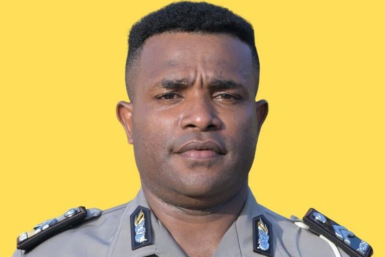 Personel anggota Polres Asmat, Briptu Abraham Eliaser Yarisetouw.
