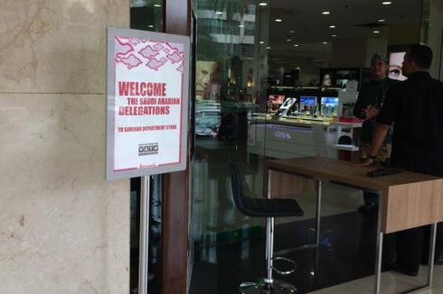 Ada Dua Penerjemah Bahasa Arab di Sarinah Department Store